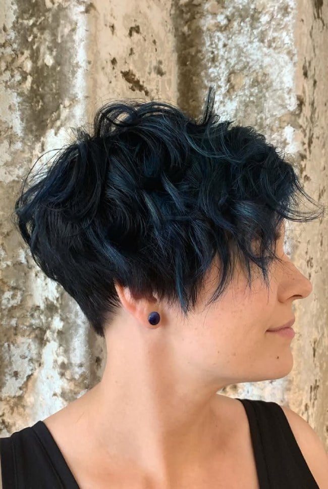 Dark Blue Shag With Teal Highlights Dark Blue Shag With Teal Highlights — Trendy Short Shag