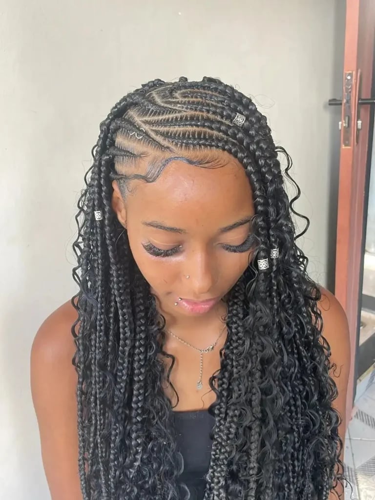 Mid-Back Side Part Fulani Braids With Baby Hairs Mid-Back Side Part Fulani Braids With Baby Hairs — Fulani Braid Styles with Curls