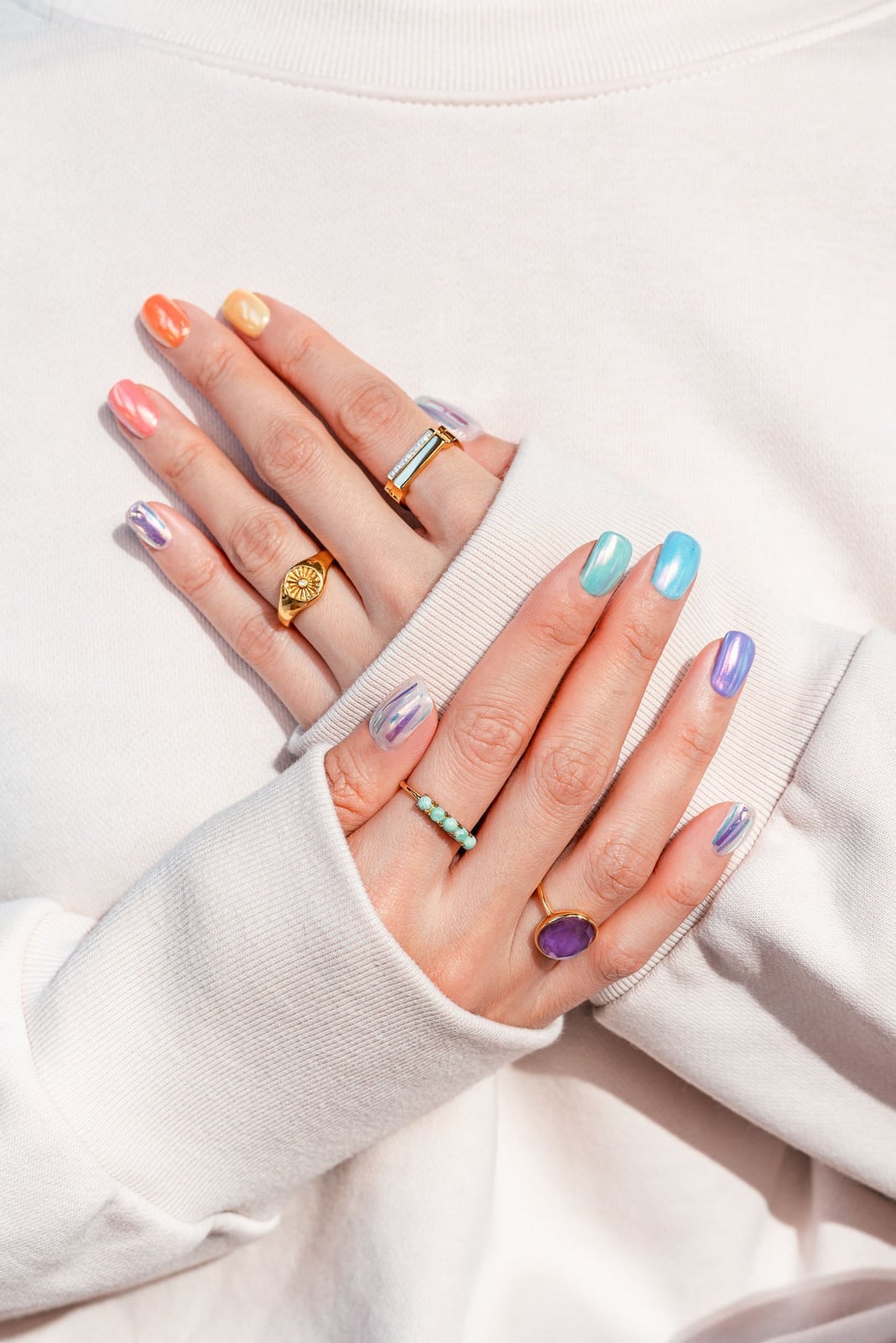 Short Almond Pastel Rainbow Iridescent Chrome Nails, Everyday Version — Iridescent Nails