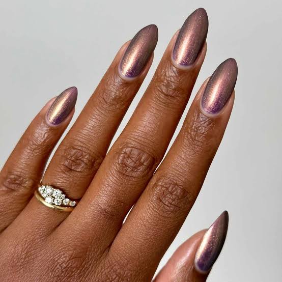 Short Almond Bronze Purple Gold Shimmer Chrome Nails — Iridescent Nails