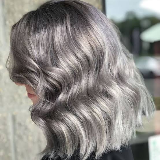 Collarbone Ash Gray With Silver Highlights, Wavy — Trendy Grey Highlights