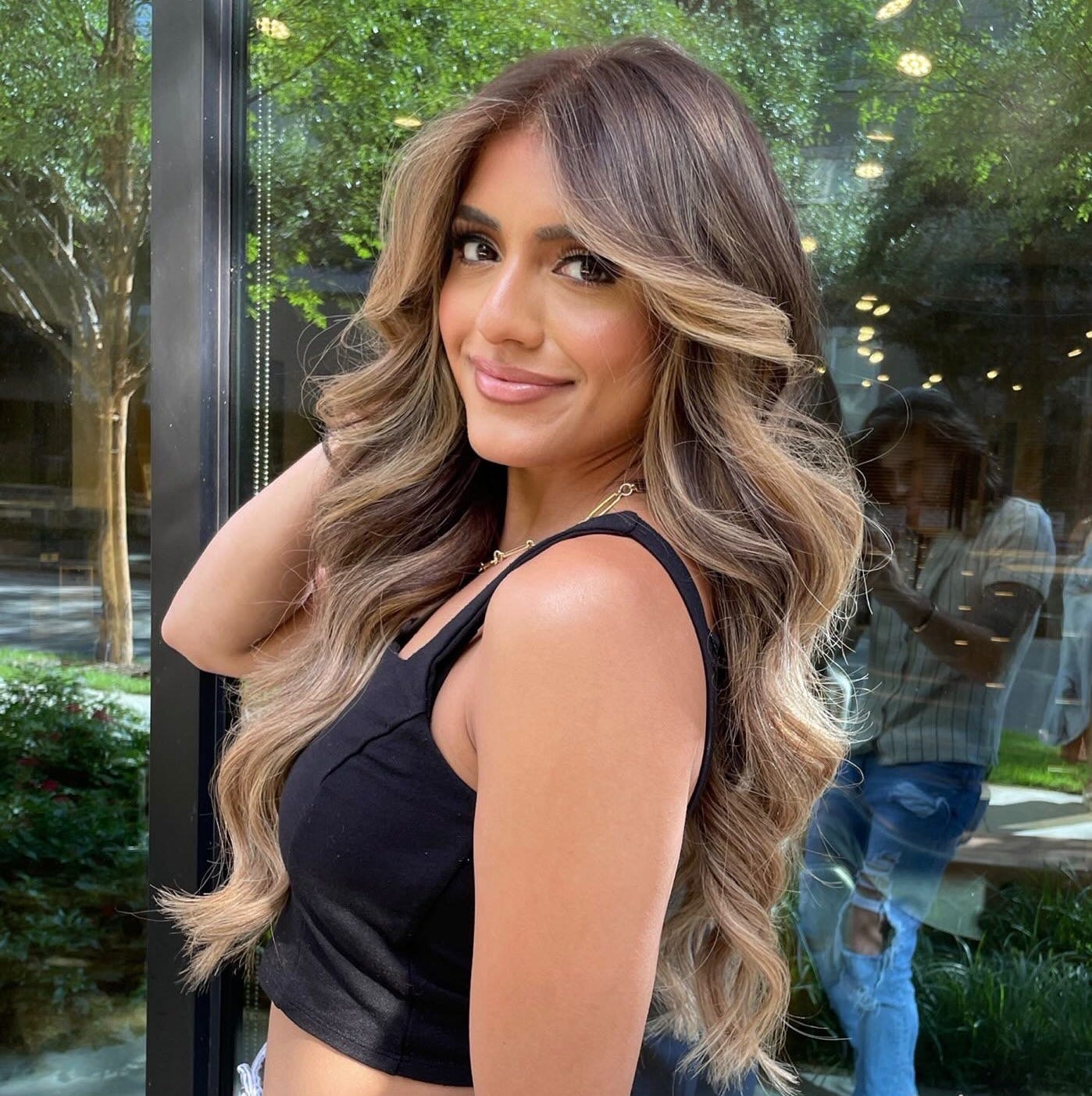 Mid-Back Balayage With Glossy Curtain Bangs — Light Brown Balayage Ideas