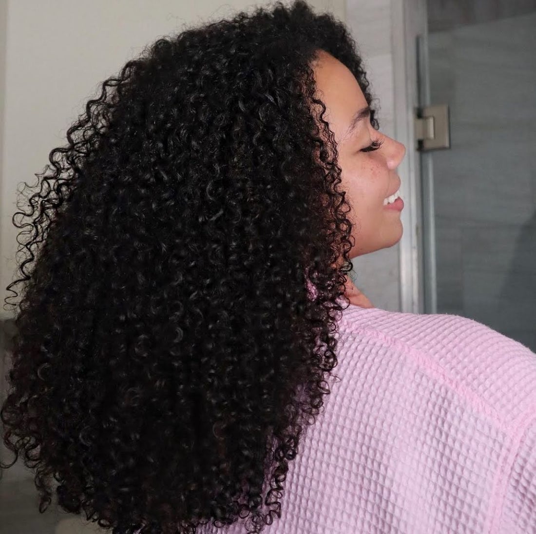Collarbone Defined Curls Side Profile — Easy 3c Hairstyles