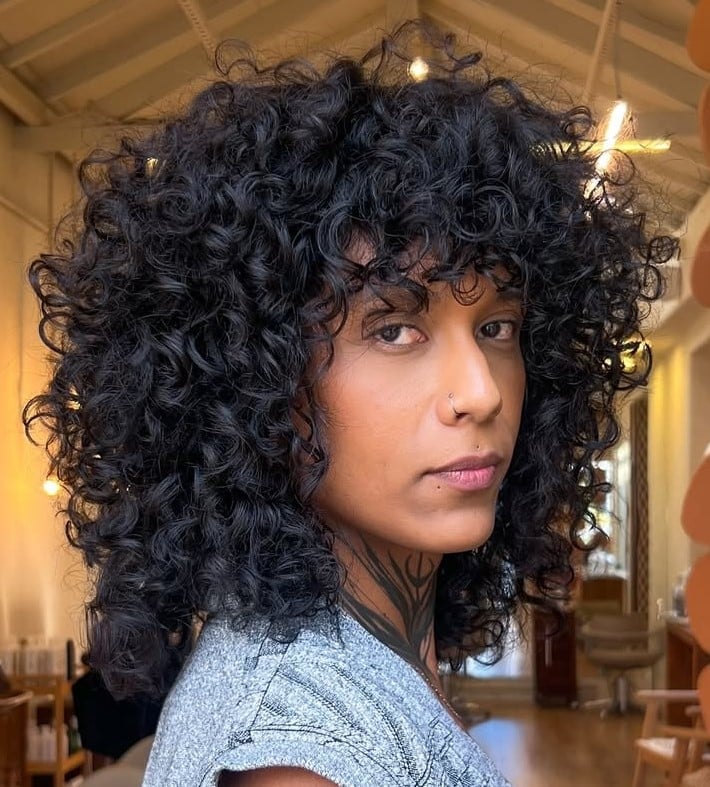 Shoulder Blowout With Voluminous Curls — Easy 3c Hairstyles